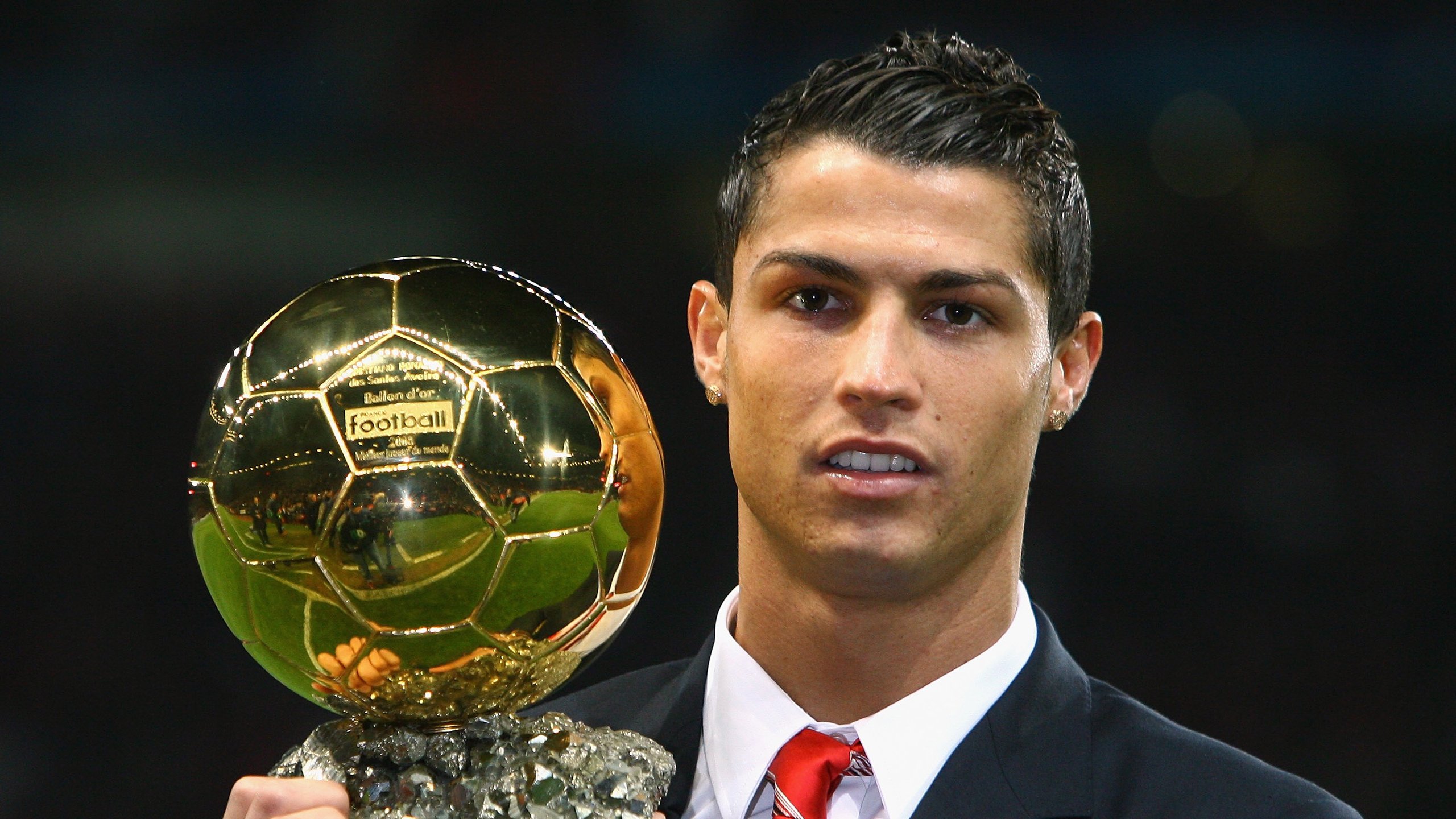 绿茵场上的双重救赎，乌克兰对阵巴西，萨内完成自我救赎